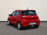 Usado Hyundai i10 67 CV (49 kW) 2024 Rojo Utilitario
