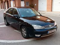 Usado Ford Mondeo Ghia 145 CV (106 kW) 2007 Negro Berlina