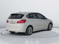 Usado BMW 225 Active Tourer iPerformance 224 CV (164 kW) 2018 Blanco Monovolumen