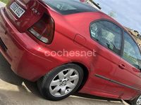 Usado BMW 318 143 CV (105 kW) 2003 Rojo Berlina