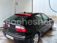 Usado Seat Leon Sport 105 CV (77 kW) 2005 Negro Utilitario
