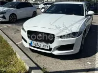 Usado Jaguar XE R-Sport 180 CV (132 kW) 2017 Blanco Berlina