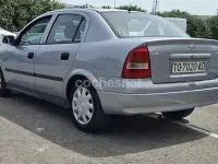 Usado Opel Astra Comfort 100 CV (73 kW) 1999 Gris / plata Berlina