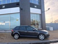 Usado Audi A3 Attraction 105 CV (77 kW) 2012 Negro Utilitario