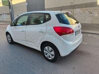 Usado Kia Venga 75 CV (55 kW) 2011 Blanco Utilitario