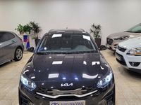Usado Kia Ceed 141 CV (103 kW) 2024 Negro Utilitario