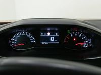 Usado Peugeot 2008 Active 130 CV (95 kW) 2023 Naranja SUV