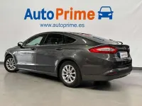 Usado Ford Mondeo Trend 120 CV (88 kW) 2017 Gris Berlina