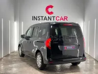 Usado Mercedes T180 116 CV (85 kW) 2023 Negro Monovolumen