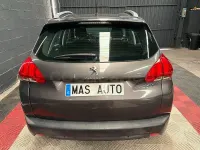 Usado Peugeot 2008 Style 100 CV (73 kW) 2017 Gris / plata SUV