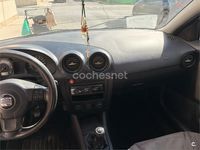 Usado Seat Ibiza 100 CV (73 kW) 2004 Gris / plata Utilitario