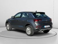 Usado VW T-Roc 111 CV (81 kW) 2023 Gris SUV