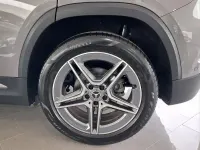 Usado Mercedes GLA200 150 CV (110 kW) 2023 Gris / plata SUV