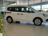 Usado Renault Kangoo 95 CV (69 kW) 2024 Blanco Monovolumen