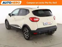 Usado Renault Captur Intens 90 CV (66 kW) 2015 Beige SUV
