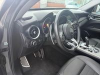 Usado Alfa Romeo Stelvio Super 190 CV (139 kW) 2022 Gris / plata SUV