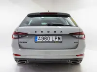 Usado Skoda Superb SportLine 280 CV (205 kW) 2021 Gris Familiar