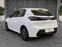 Usado Peugeot 208 Active 75 CV (55 kW) 2022 Blanco Utilitario