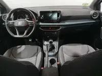 Usado Seat Arona Xperience 110 CV (80 kW) 2023 Gris / plata SUV