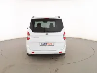 Usado Ford Tourneo Trend 100 CV (73 kW) 2019 Blanco Monovolumen