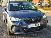 Usado Seat Arona Style 110 CV (80 kW) 2023 Gris / plata SUV