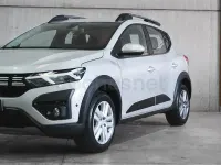 Usado Dacia Sandero Expression 91 CV (66 kW) 2024 Gris / plata Berlina