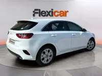 Usado Kia Ceed 136 CV (100 kW) 2023 Blanco Utilitario