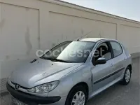 Usado Peugeot 206 70 CV (51 kW) 2004 Gris / plata Berlina