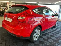 Usado Ford Focus Trend 100 CV (73 kW) 2012 Rojo Berlina