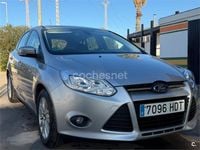 Usado Ford Focus Trend 105 CV (77 kW) 2011 Gris / plata Berlina