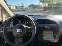 Usado Seat Altea Sport 105 CV (77 kW) 2005 Gris / plata Monovolumen