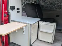 Usado VW Caravelle Trendline 102 CV (75 kW) 2016 Rojo Van
