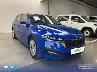 Usado Skoda Octavia Ambition 204 CV (150 kW) 2022 Azul Familiar