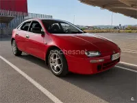 Usado Mazda 323F 115 CV (84 kW) 1996 Rojo Berlina