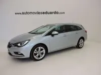 Usado Opel Astra Dynamic 150 CV (110 kW) 2017 Plateado Familiar