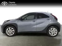 Usado Toyota Aygo X Play 72 CV (52 kW) 2025 Gris / plata SUV