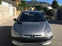 Usado Peugeot 206 110 CV (80 kW) 2004 Gris / plata Berlina