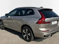 Usado Volvo XC60 Plus 350 CV (257 kW) 2025 Amarillo SUV