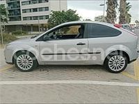 Usado Ford Focus Trend 100 CV (73 kW) 2006 Gris / plata Berlina