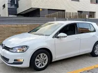 Usado VW Golf VII 110 CV (80 kW) 2016 Blanco Berlina