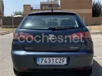 Usado Seat Ibiza Stella 75 CV (55 kW) 2004 Gris / plata Utilitario