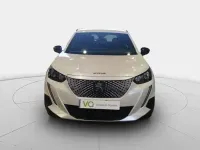 Usado Peugeot e-2008 Allure 100 kW (136 CV) 2023 Plateado SUV