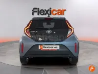 Usado Toyota Aygo X 72 CV (52 kW) 2024 Gris / plata SUV