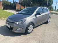 Usado Hyundai i20 85 CV (62 kW) 2013 Beige Utilitario