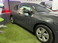 Usado VW Golf VIII Life 110 CV (80 kW) 2022 Gris / plata Berlina