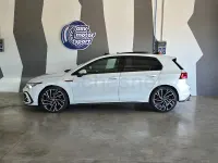 Usado VW Golf VIII GTI 245 CV (180 kW) 2021 Blanco Berlina
