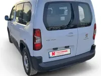Usado Peugeot Rifter Business-Line 100 CV (73 kW) 2023 Blanco Monovolumen