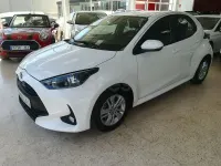 Usado Toyota Yaris Hybrid Style 116 CV (85 kW) 2021 Blanco Berlina