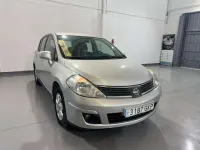 Usado Nissan Tiida Tekna 106 CV (77 kW) 2009 Gris / plata Berlina