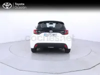 Usado Toyota Yaris Hybrid Active 116 CV (85 kW) 2023 Blanco Berlina